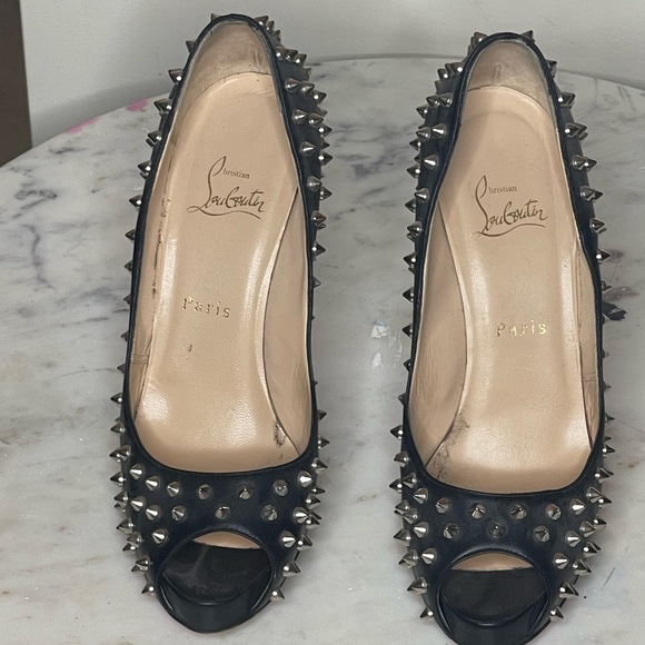 Christian Louboutin Black Very Prive
120 Nappa Studded Pumps size 38.5 - Picture 3 of 8